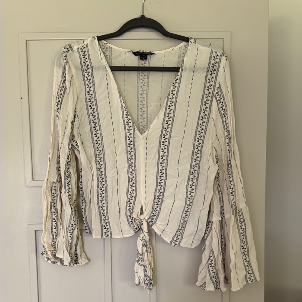 American Eagle Outfitters black and White Tie-Front Crop Blouse